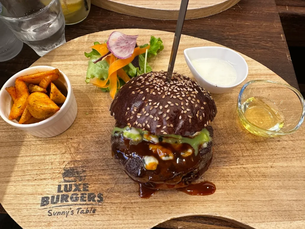 LUXE BURGERS & Sunny's Table Asakusa
