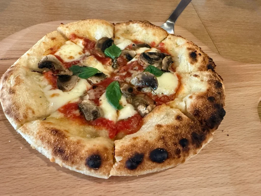 LaVASARA CAFE&GRILL