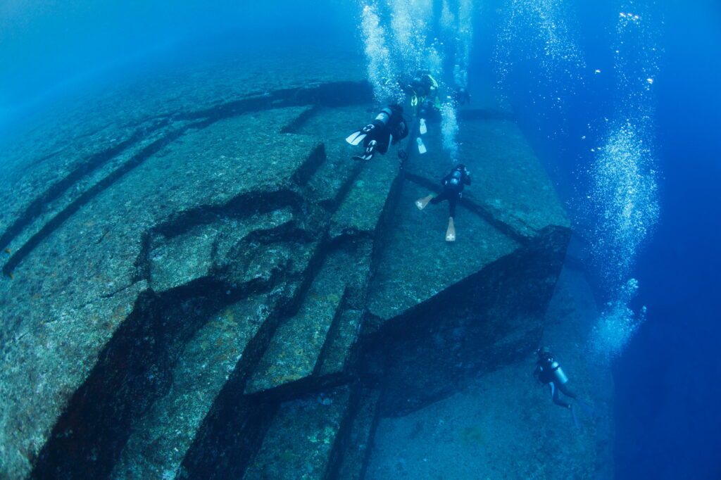 เกาะโยนากุนิ